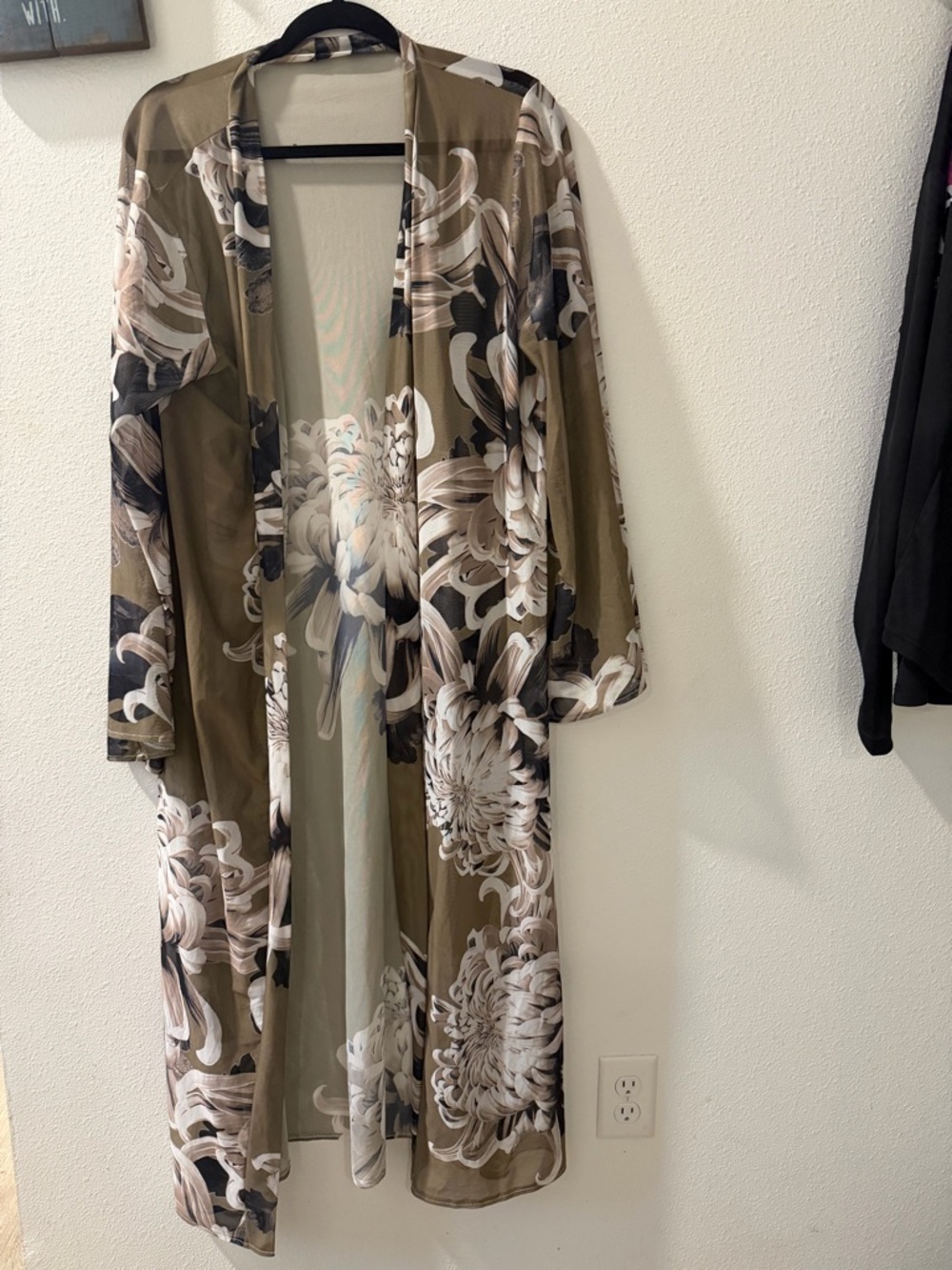 M Printed kimono in Olive Green and grey